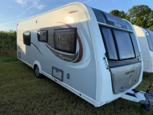 Elddis Supreme 574 – Twin Single Beds