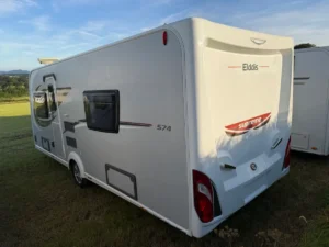 Elddis Supreme 574 – Twin Single Beds