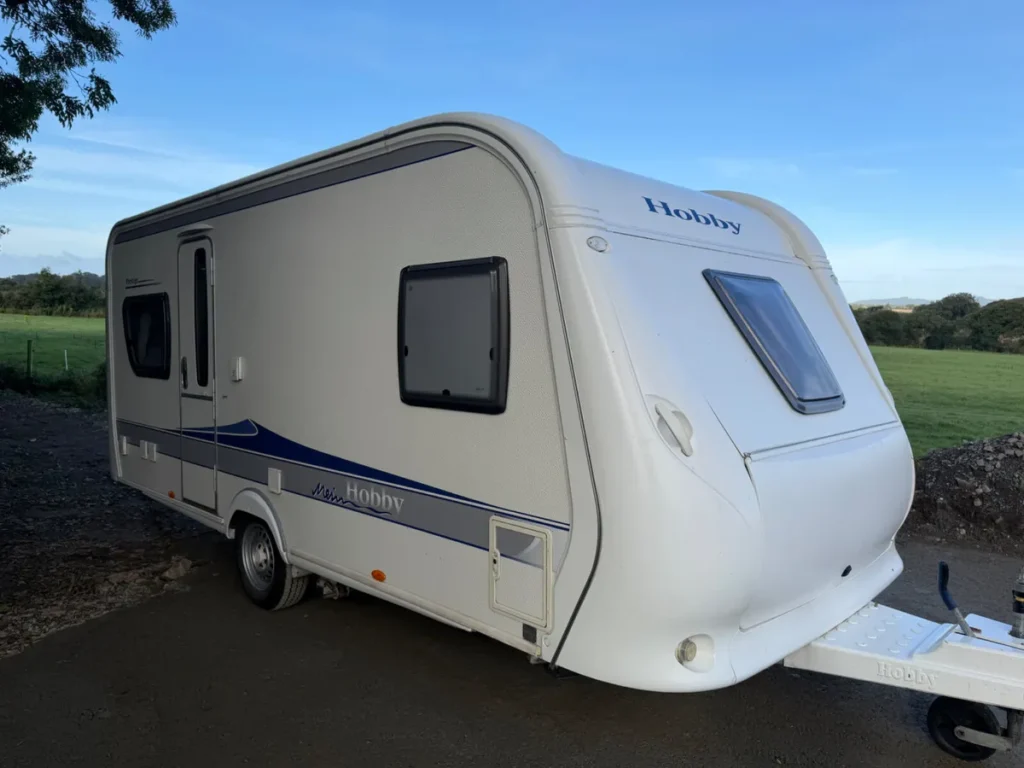 Hobby Fixed Bed Caravan – Immaculate, 1 Owner
